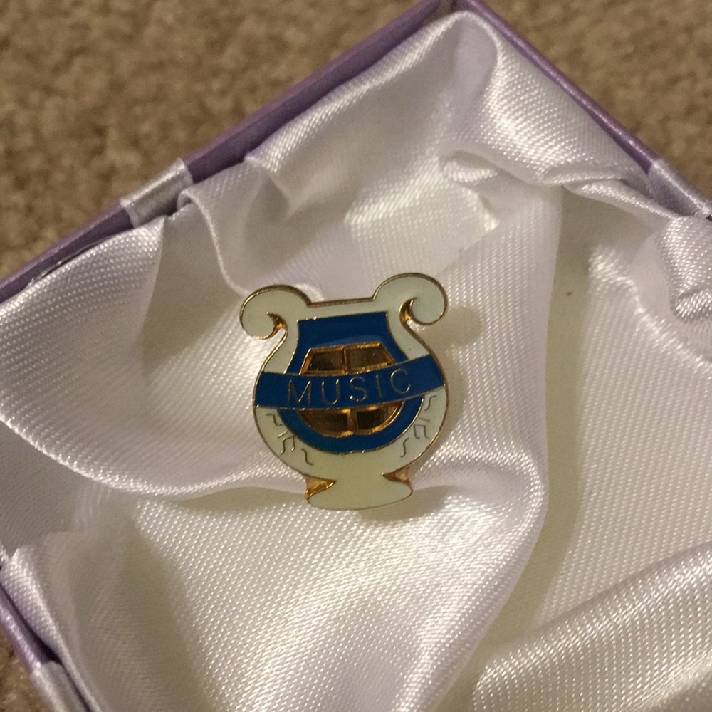 music pin